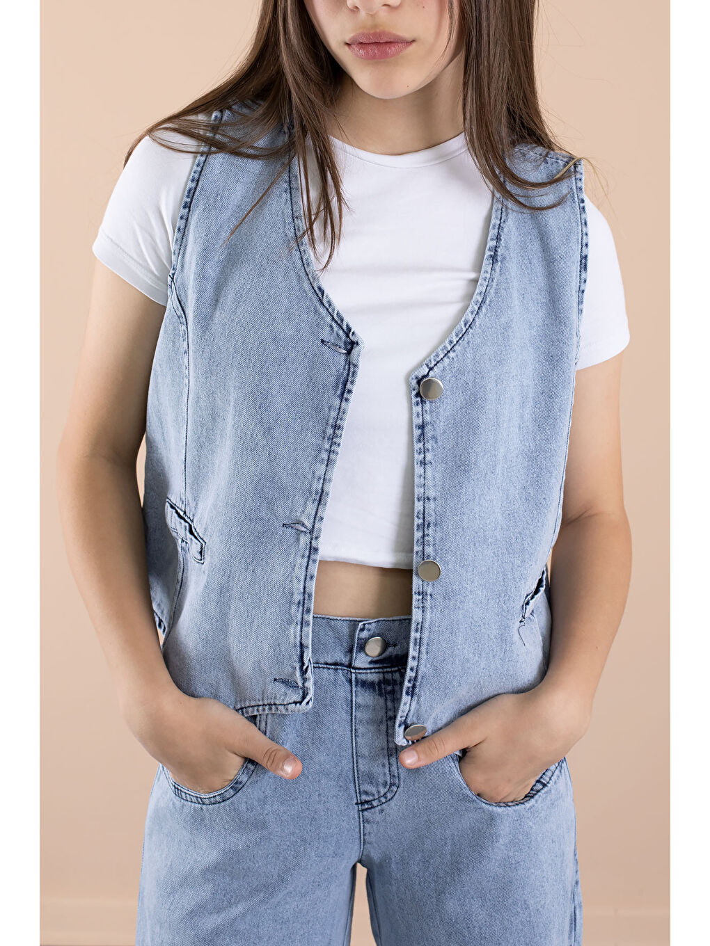 Mavi Düğmeli Jean Yelekli ve Geniş Paça Pantolonlu Kız Çocuk 2li Takım 20636-3