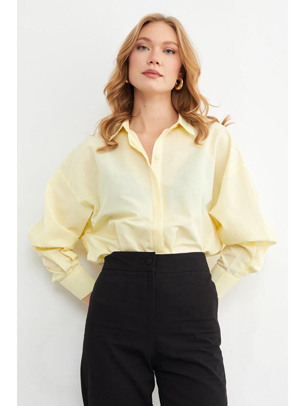 Sarı Basic Yırtmaçlı Oversize Gömlek
