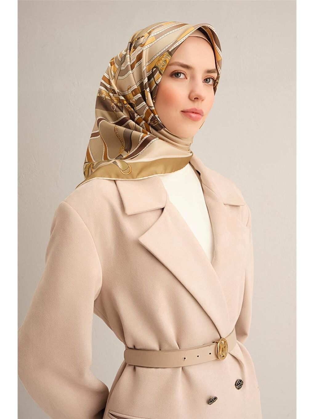 Bej Leopar Desenli Saf İpek Twill Eşarp 9315 34-1