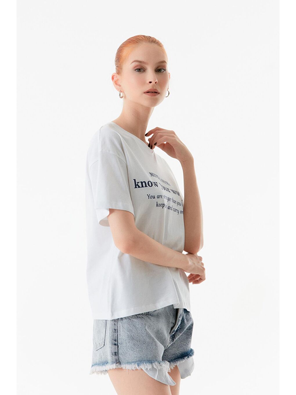 Beyaz Yazı Baskılı Bisiklet Yaka Oversize Tişört-2