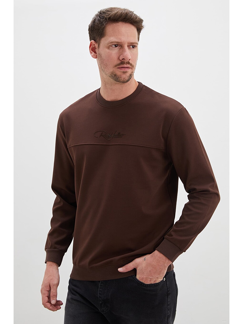 Kahverengi Kabartma Baskılı Çimalı Bisiklet Yaka Sweatshirt