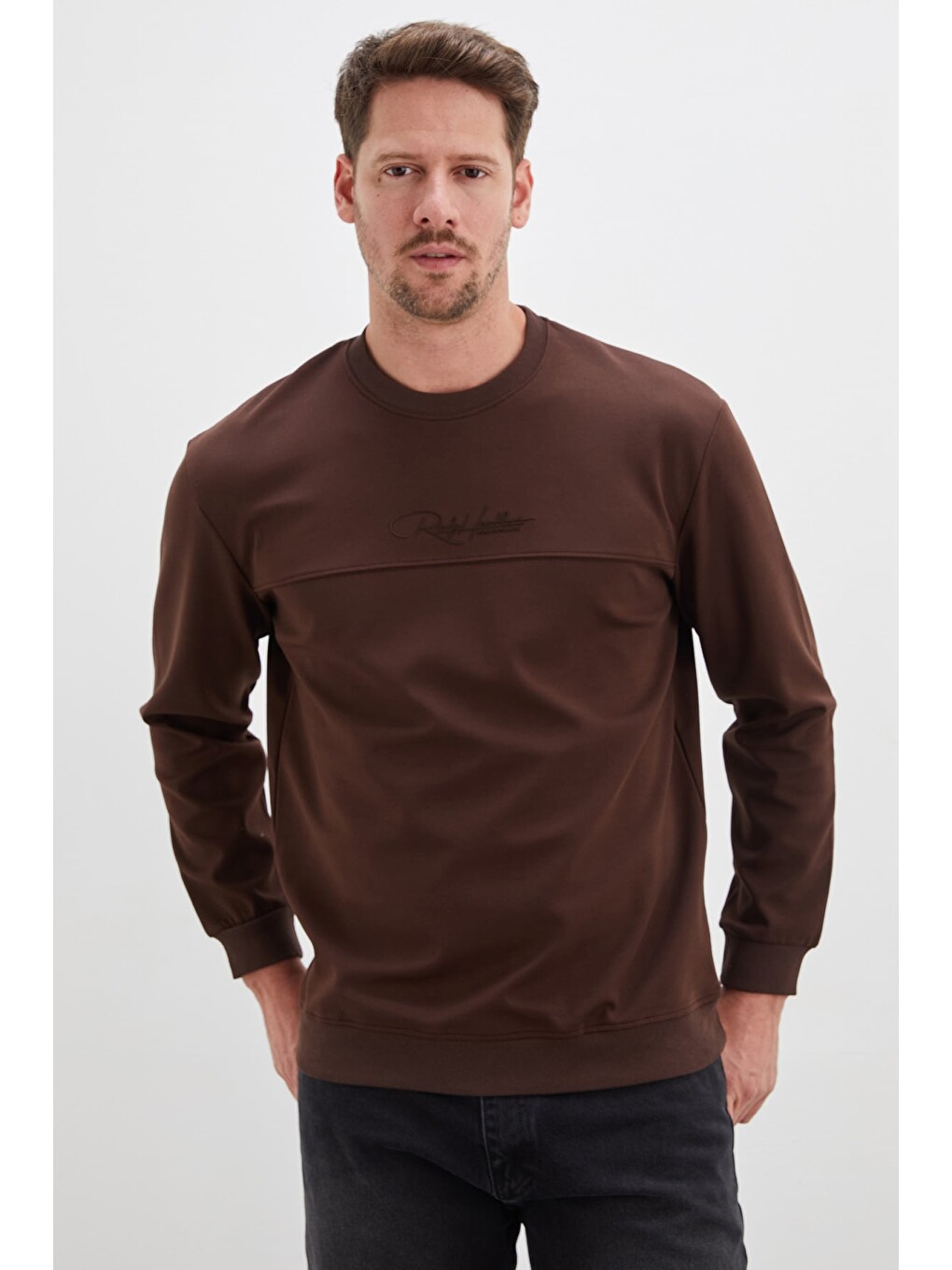 Kahverengi Kabartma Baskılı Çimalı Bisiklet Yaka Sweatshirt-2