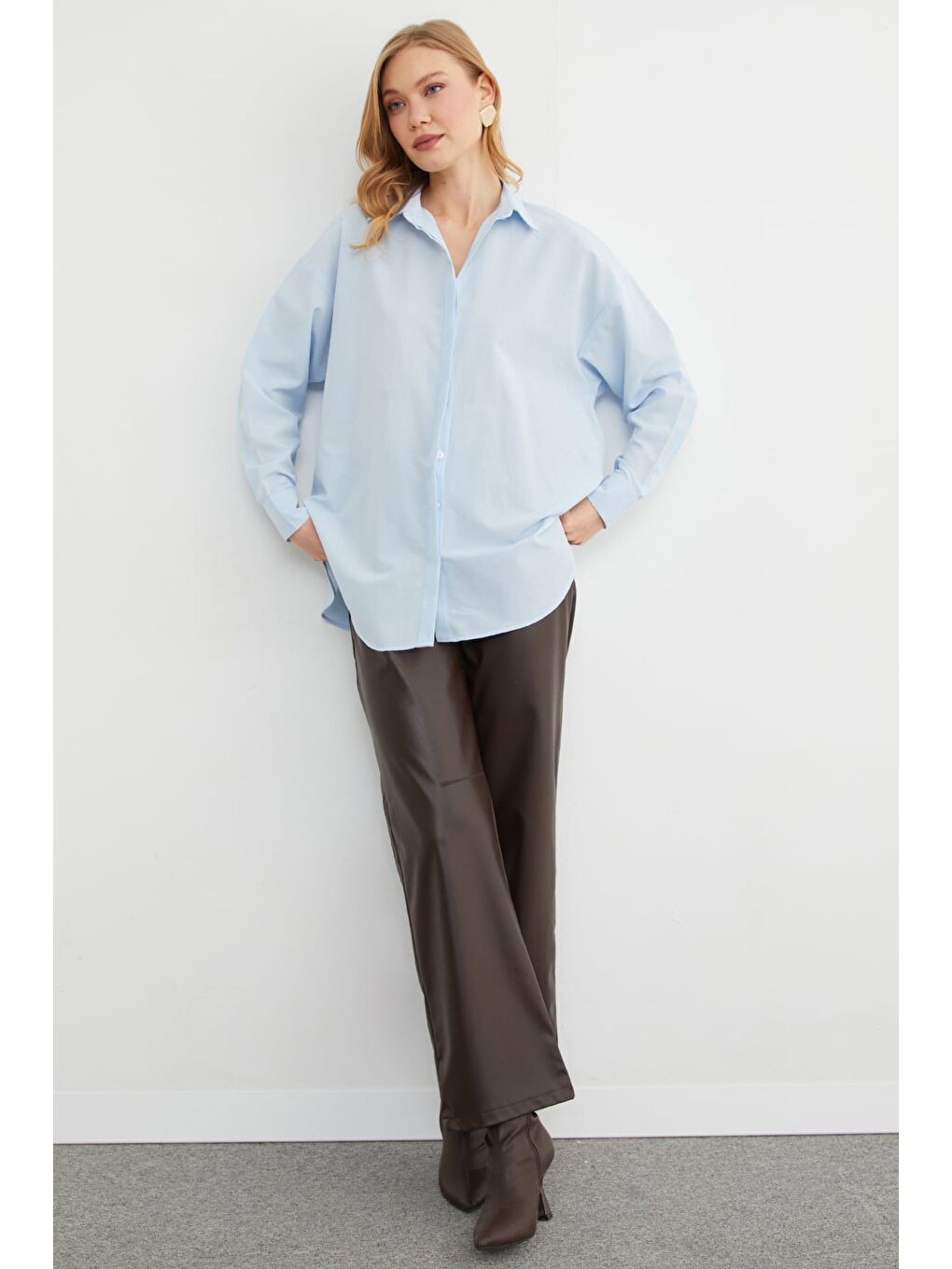 Mavi Basic Yırtmaçlı Oversize Gömlek-3