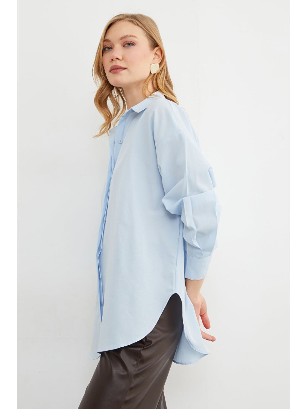 Mavi Basic Yırtmaçlı Oversize Gömlek-4