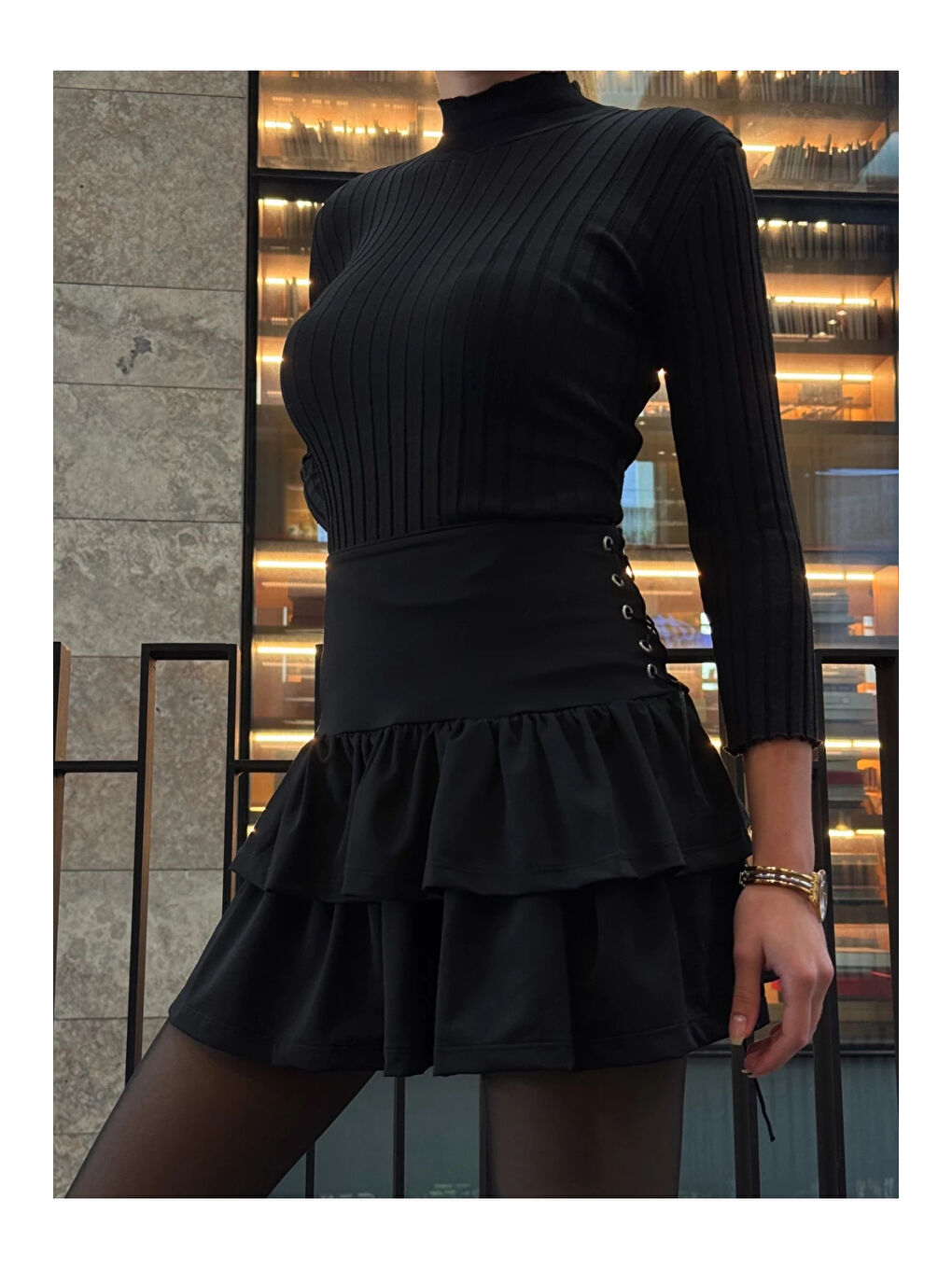 Kadın Siyah Kuş Gözlü Fır Fır Detaylı Mini Etek HZL25W-ZK11391-4