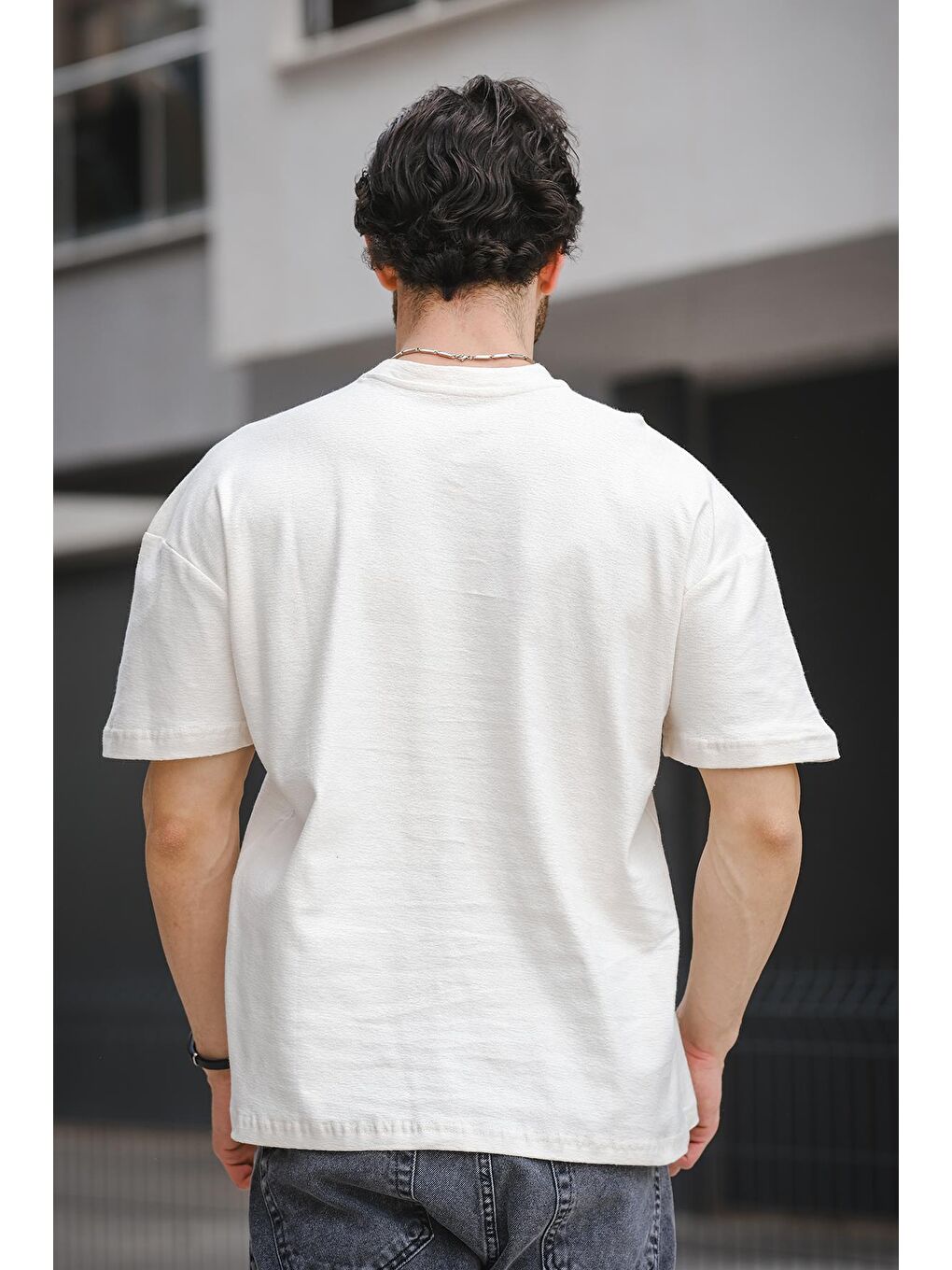 Ekru Kapüşonlu Kısa Kollu Baskılı  Erkek Tişört-2