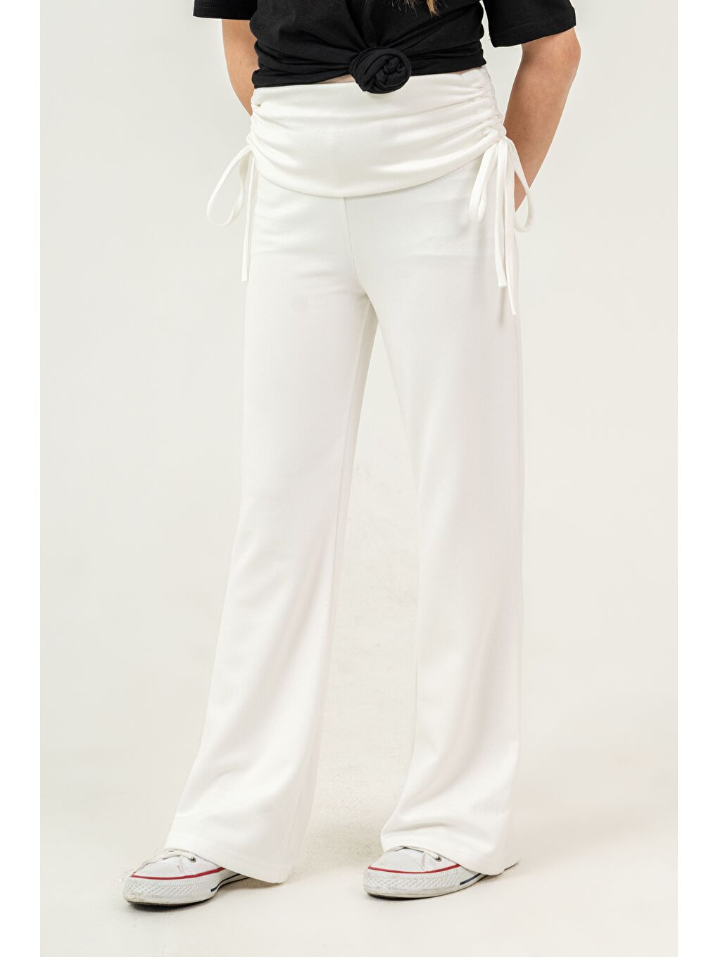 Beyaz Kemer Kenarı Büzgülü Biyeli Kız Çocuk Eşofman Altı-2