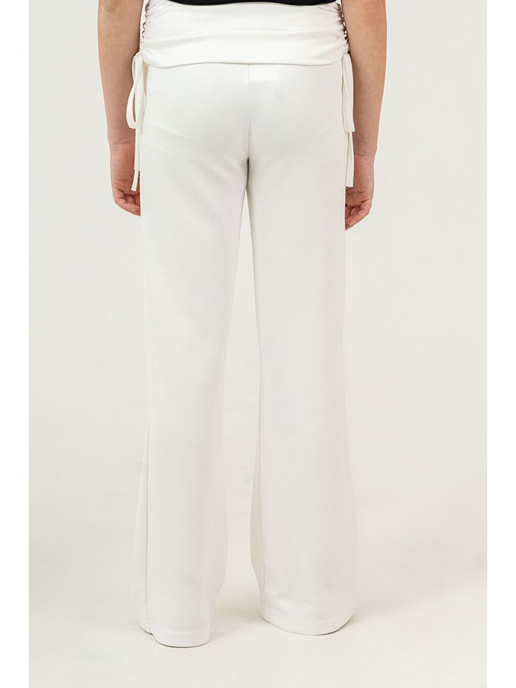 Beyaz Kemer Kenarı Büzgülü Biyeli Kız Çocuk Eşofman Altı-3