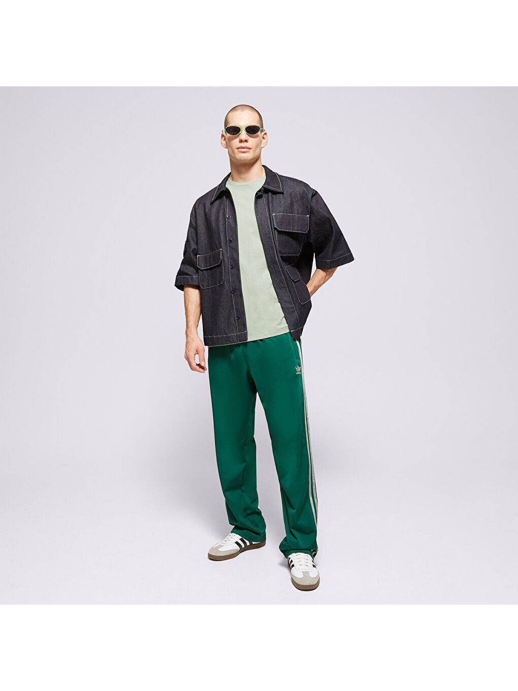 Woven Badge Erkek Yeşil Yuvarlak Yaka Tişört-1