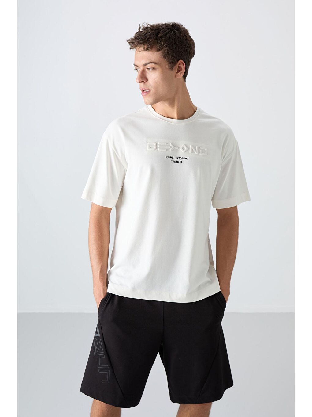 TOMMYLIFE Ekru Pamuklu Kalın Yumuşak Dokulu Oversize Fit Baskılı Erkek T-Shirt - 88328