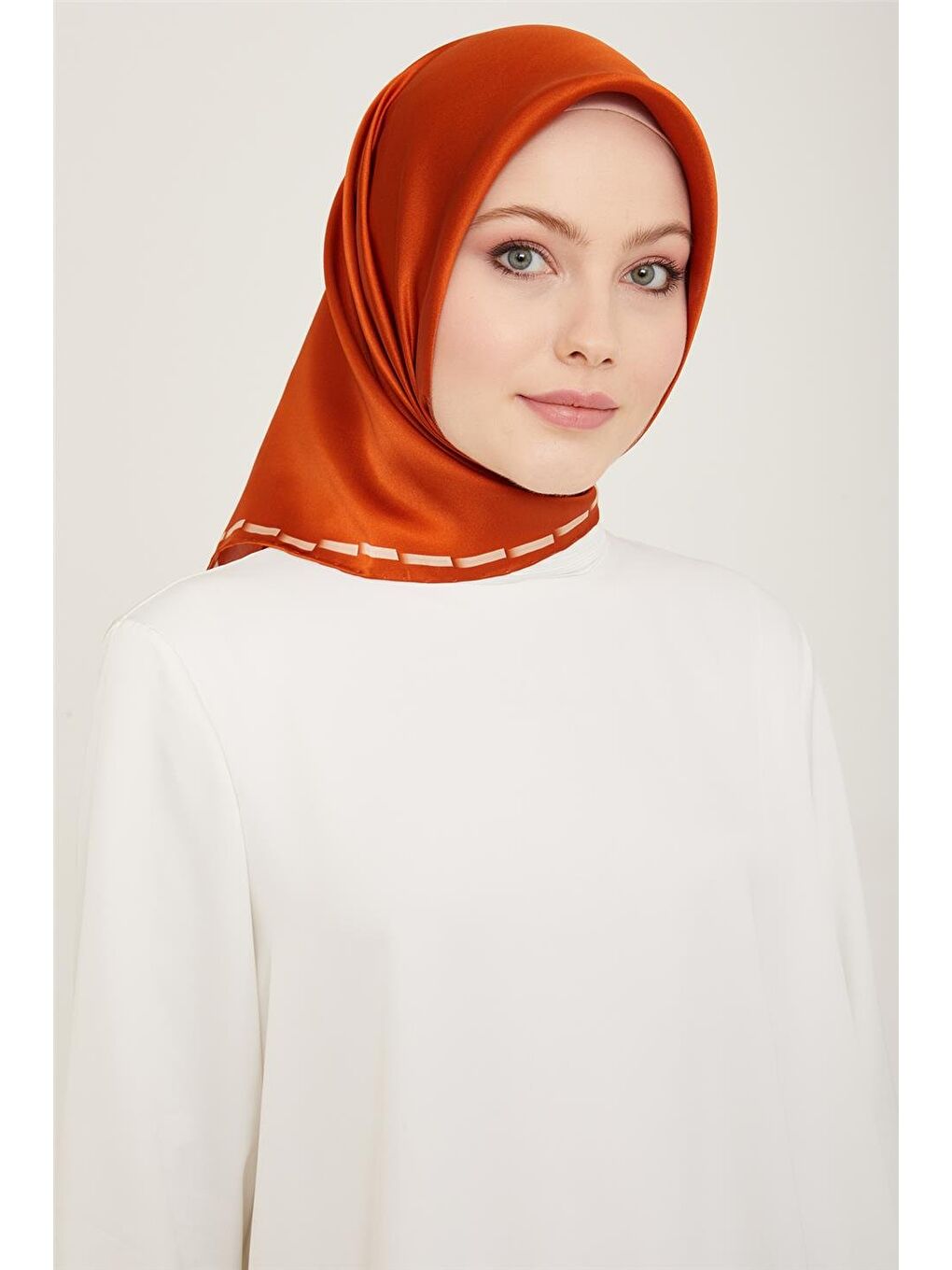 Turuncu Klasik Desenli Twill İpek Eşarp 24Ya9165 31 12