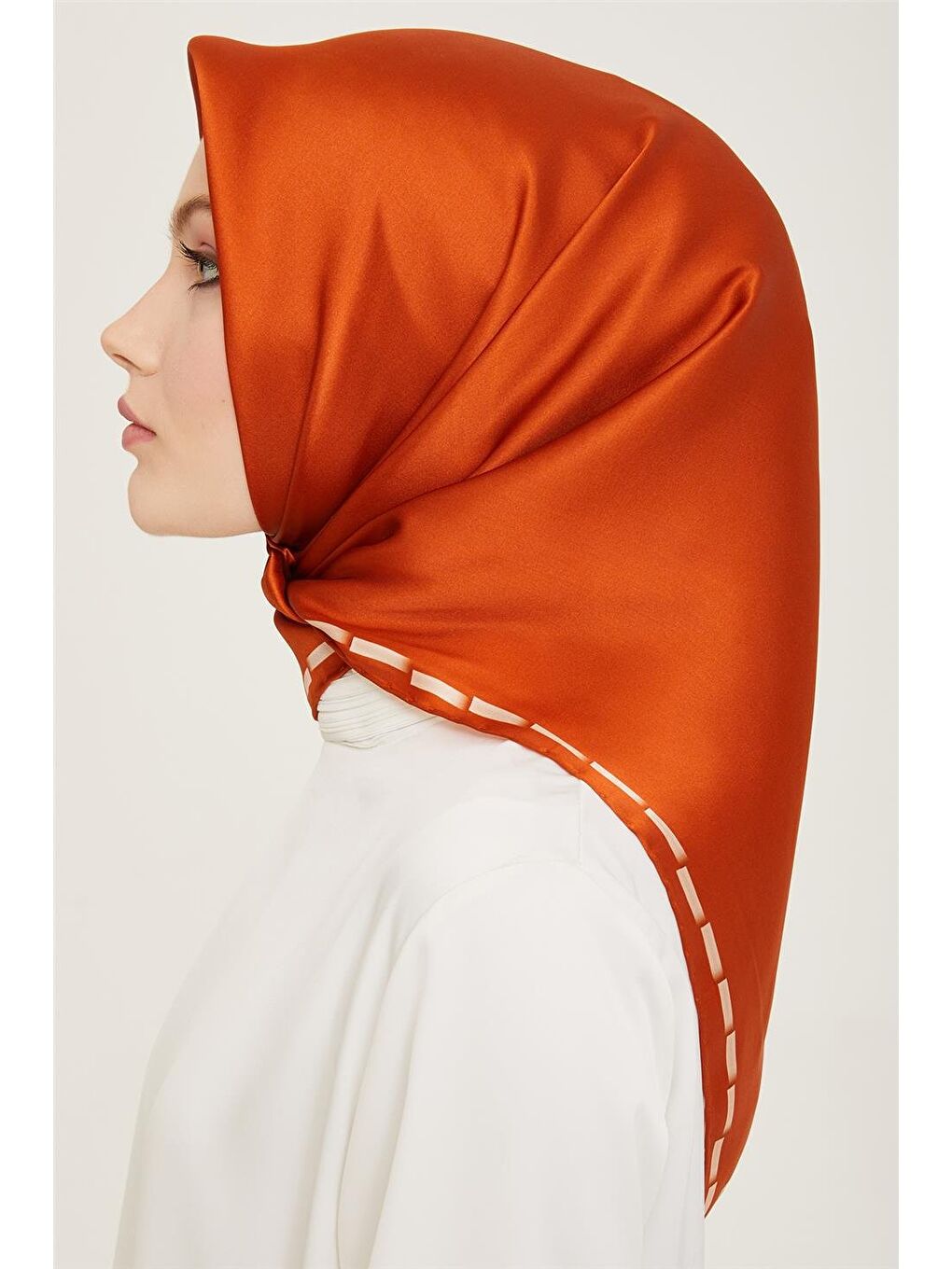 Turuncu Klasik Desenli Twill İpek Eşarp 24Ya9165 31 12-2