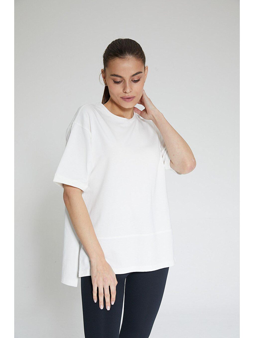 Chandraswear Beyaz Kadın Pamuklu Yırtmaçlı Oversize  T-shirt - Nors - 6