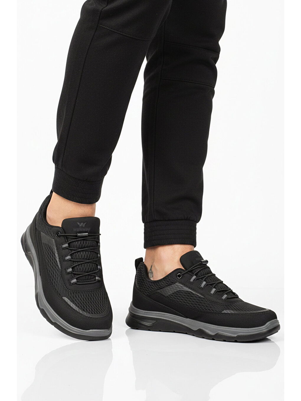 Siyah Fileli Hafif Esnek Hava Alabilen Erkek Spor Ayakkabı Elvara M