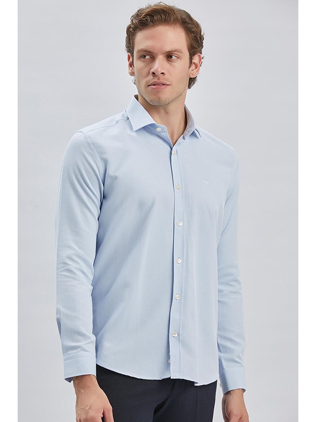 Mavi Uzun Kol Kendinden Desenli Armürlü Yarım İtalyan Yaka Classic Slim Fit Gömlek 1004240250