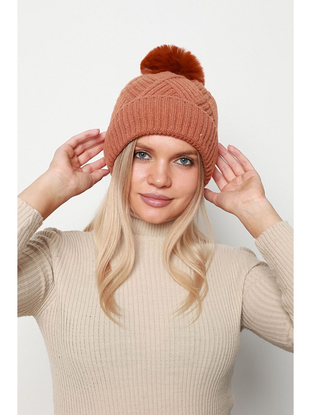 Kahverengi Kiremit Ponponlu Içi Yünlü Ithal Triko Örgü Bere Bere1140-1