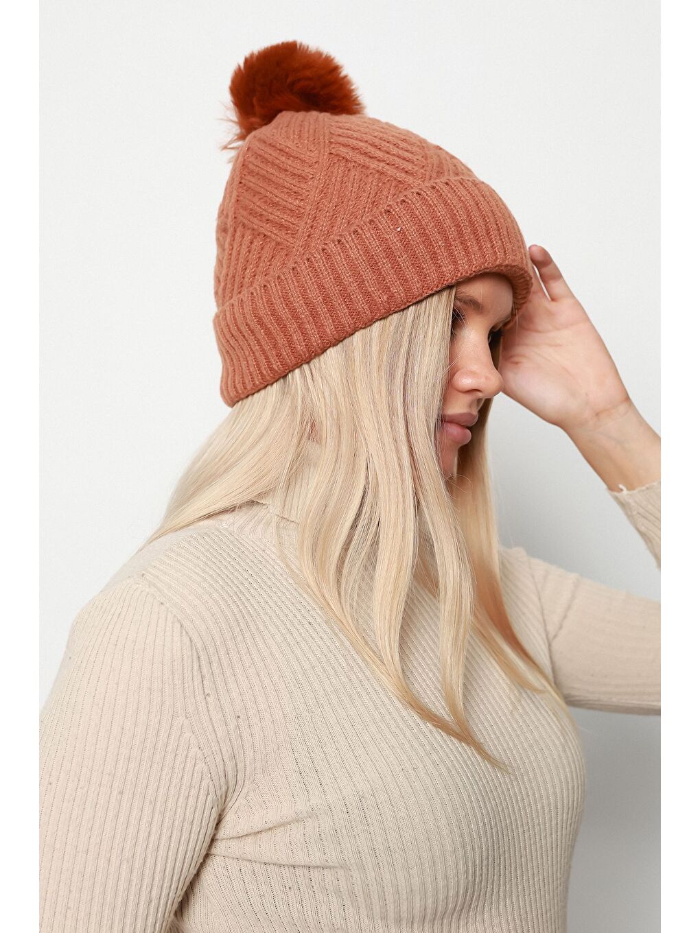 Kahverengi Kiremit Ponponlu Içi Yünlü Ithal Triko Örgü Bere Bere1140-3