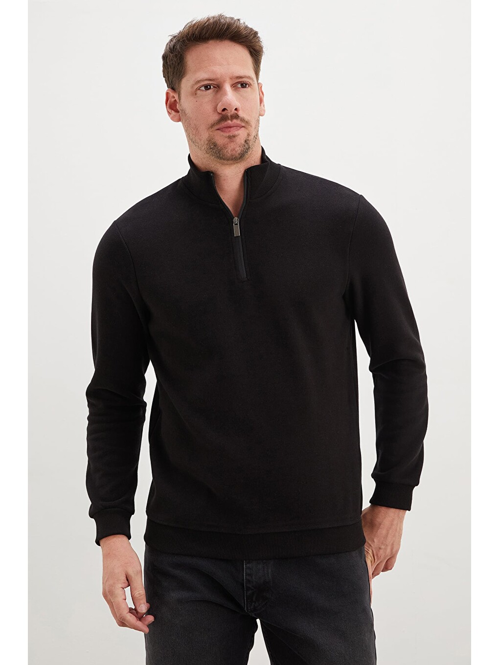 Siyah Fitilli Dik Yaka Yarım Fermuarlı Sweatshirt-1
