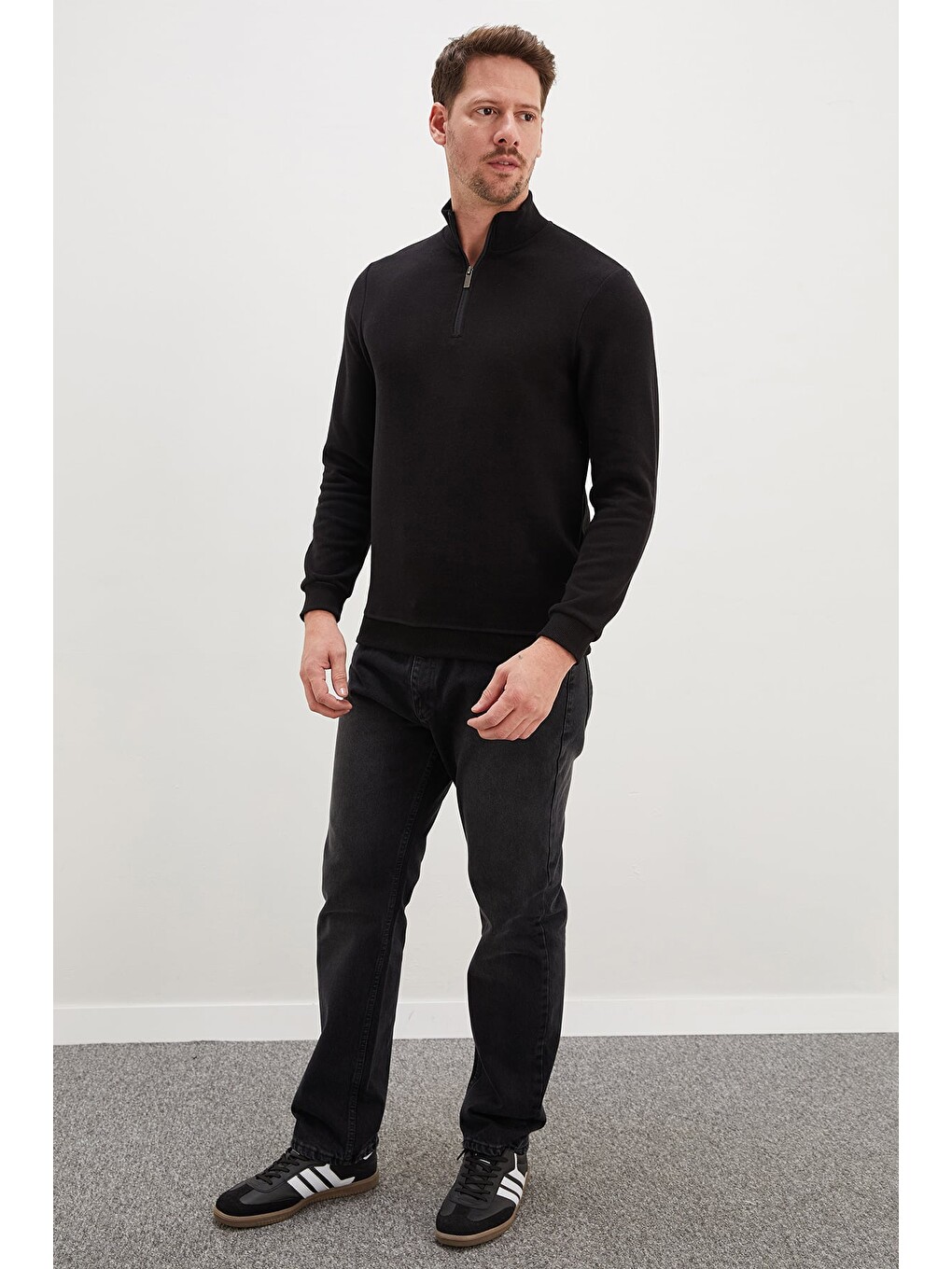 Siyah Fitilli Dik Yaka Yarım Fermuarlı Sweatshirt-4