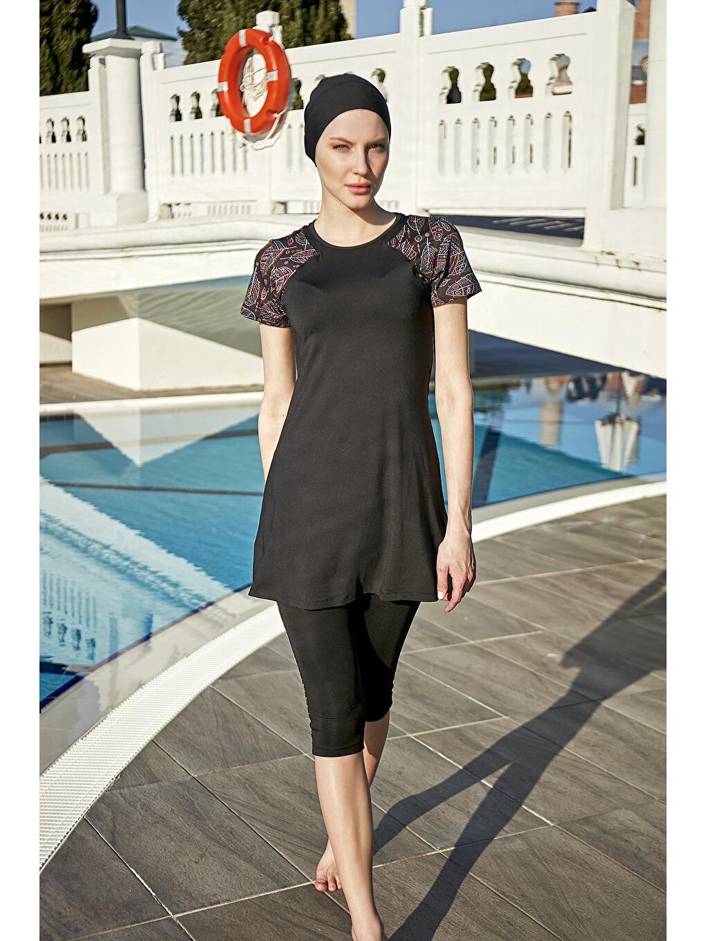 Siyah Kısa Kollu Yarı Kapalı Mayo Yaprak Tema R013-4