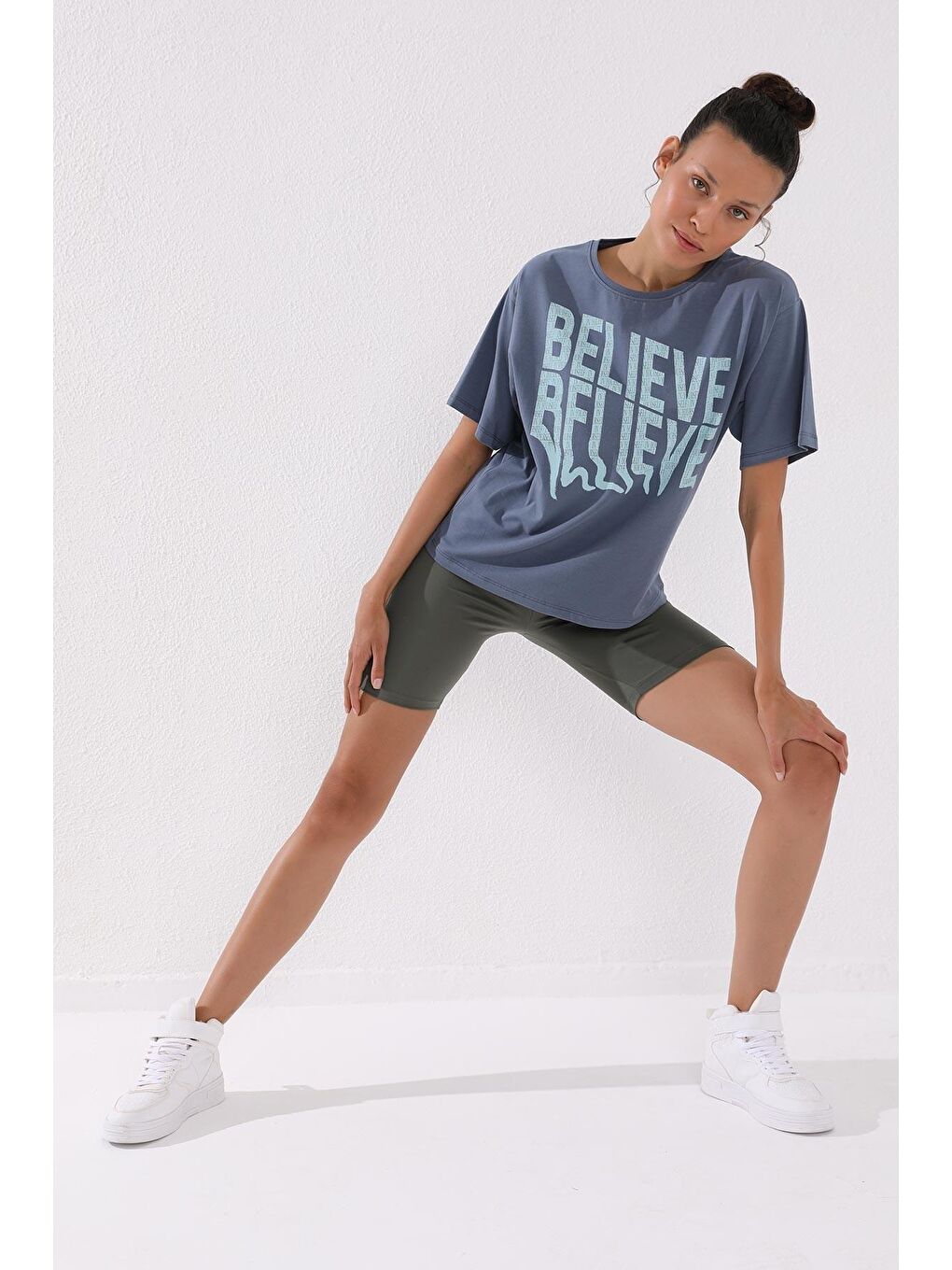 Petrol Deforme Yazı Baskılı O Yaka Oversize Kadın Tişört - 97139-3