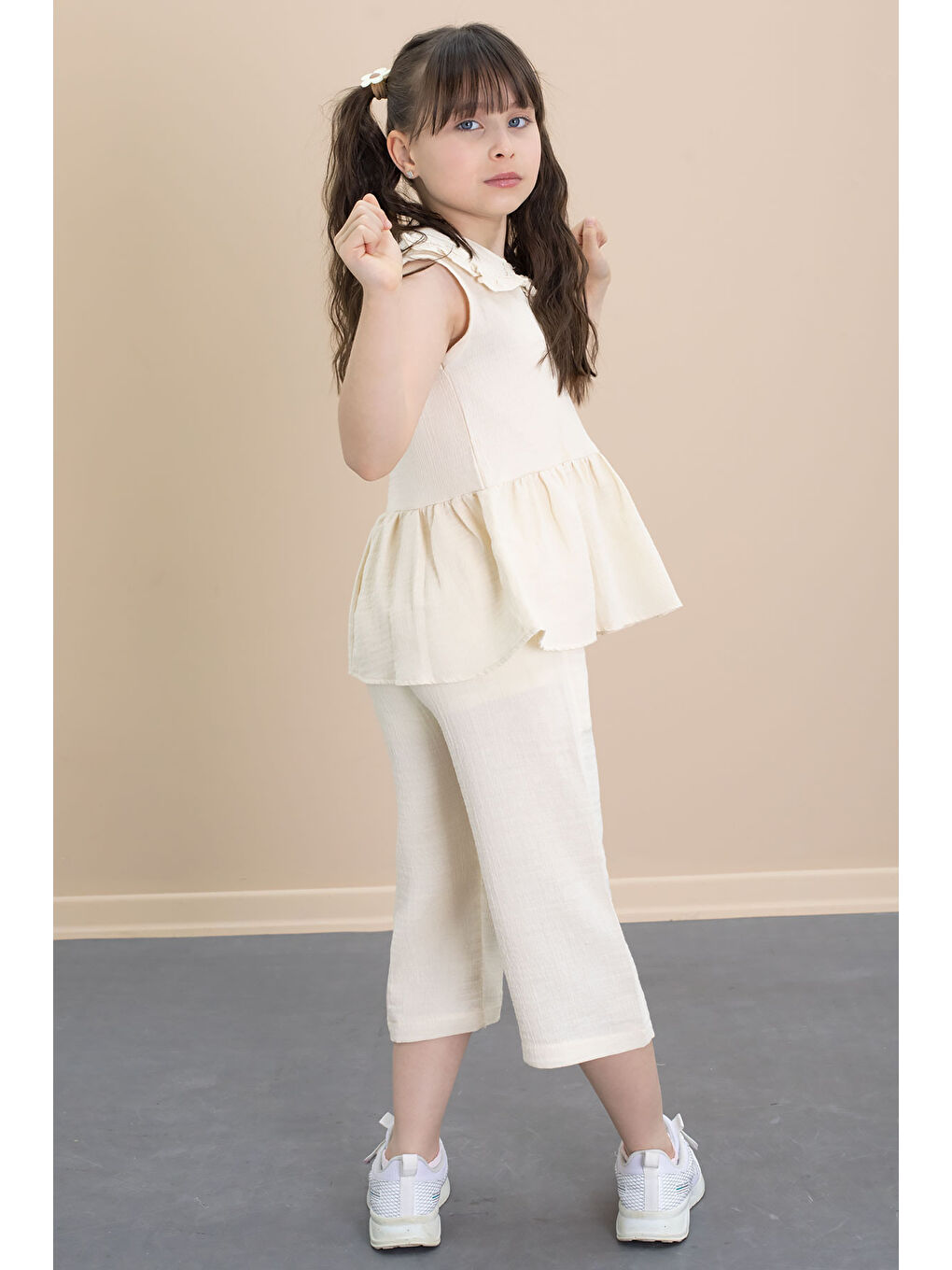 Bej Sıfır Kol Bebe Yaka Bluzlu Pantolonlu Kız Çocuk 2li Takım 21029-4