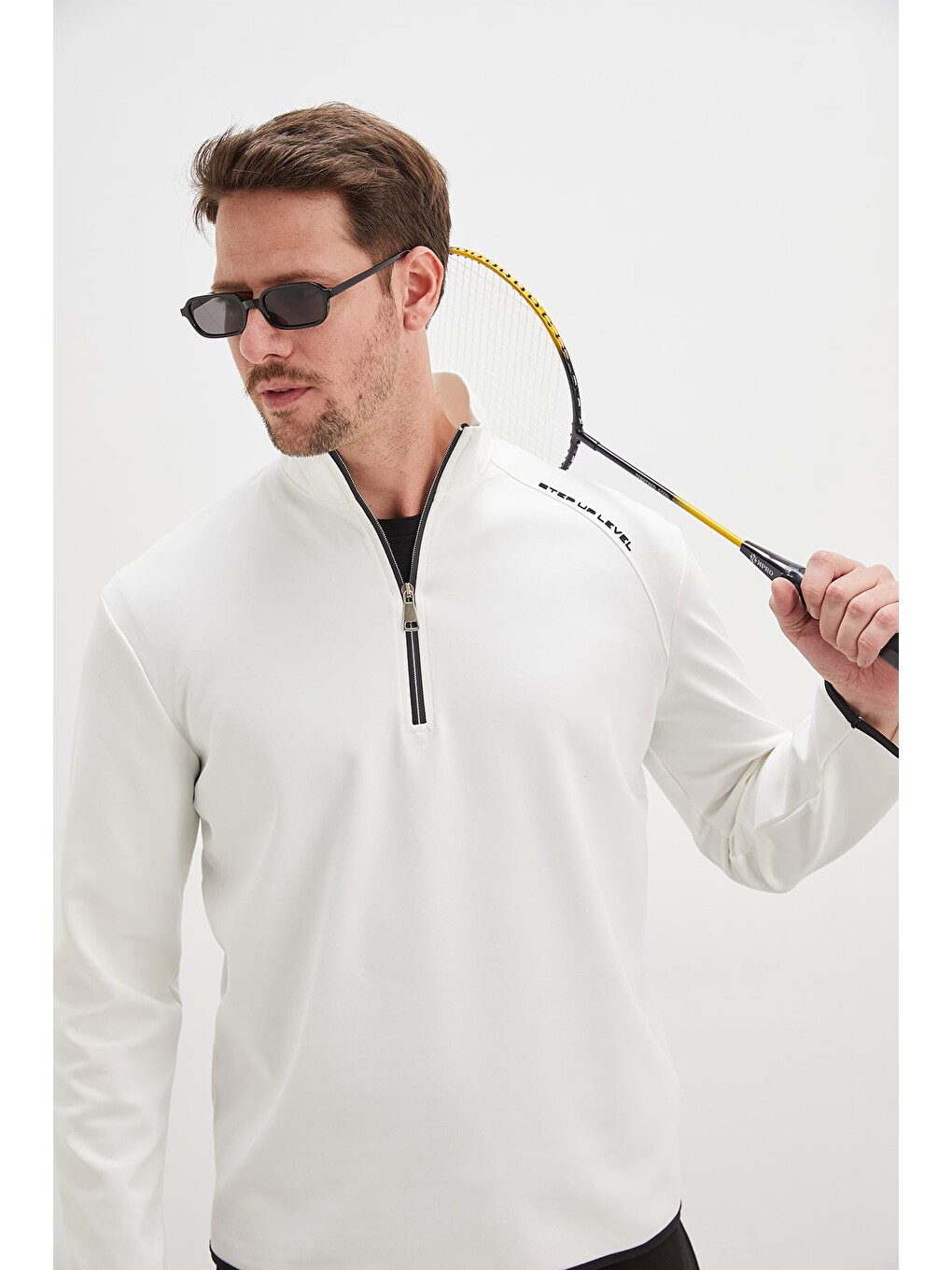 Ekru Baskılı Yarım Fermuarlı Dik Yaka Sweatshirt-3