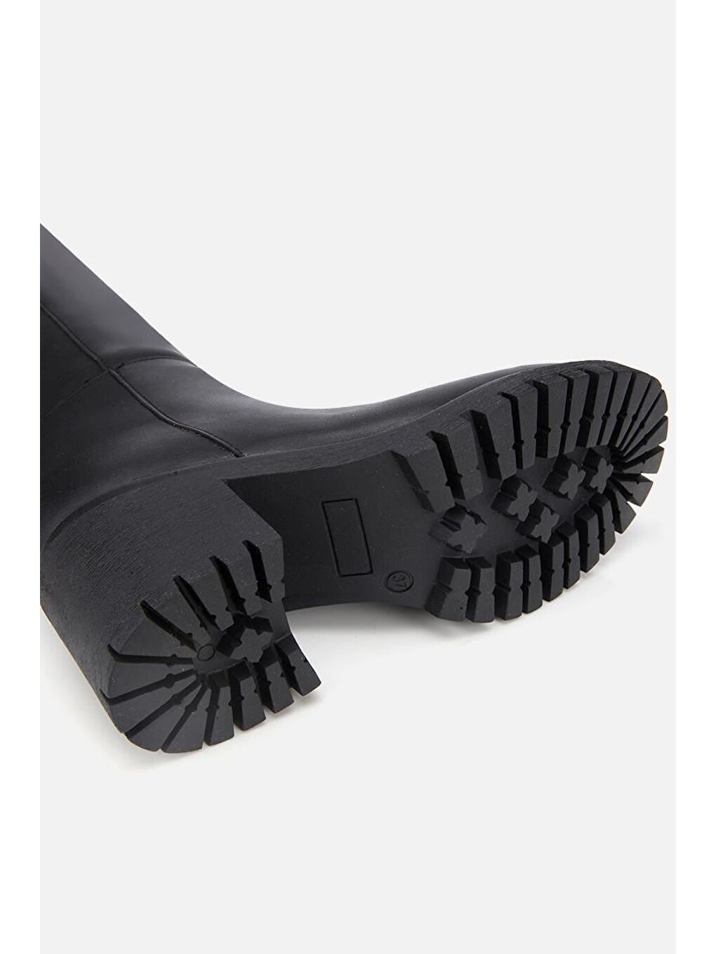 Kadın Siyah Kalın Tabanlı Topuklu Çizme-5