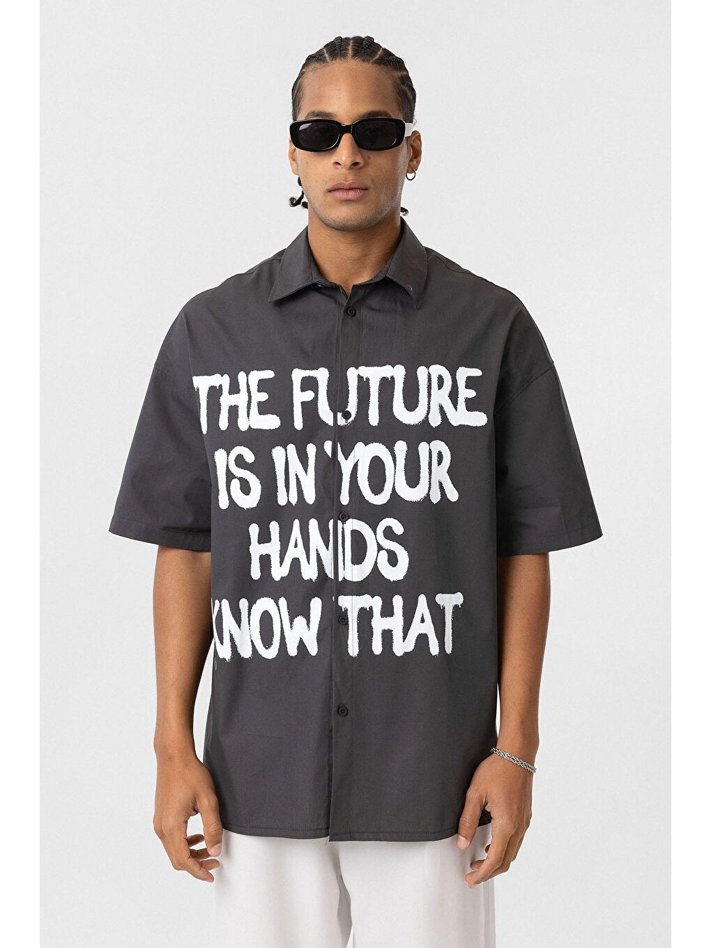 Gri Ön Baskılı %100 Pamuk Poplin Oversize Gömlek Füme-1