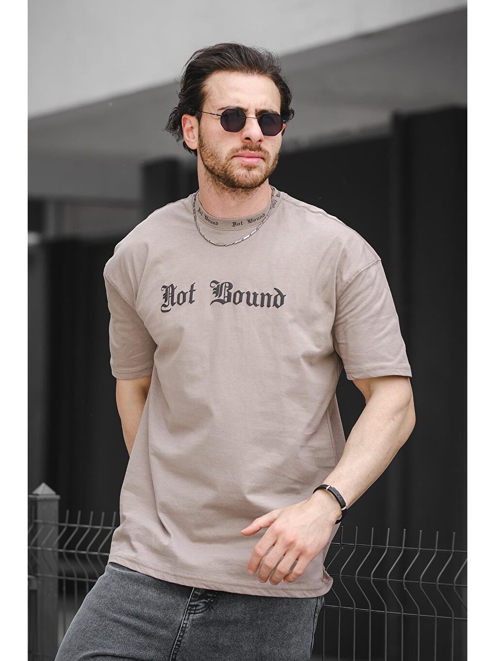 Kahverengi Bisiklet Yaka Kısa Kollu Oversize Erkek Tişört-2