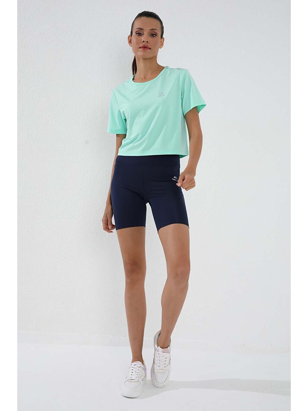 TOMMYLIFE Mint Yeşili Basic Kısa Kol Standart Kalıp O Yaka Kadın Crop Top T-Shirt - 97143 - 1