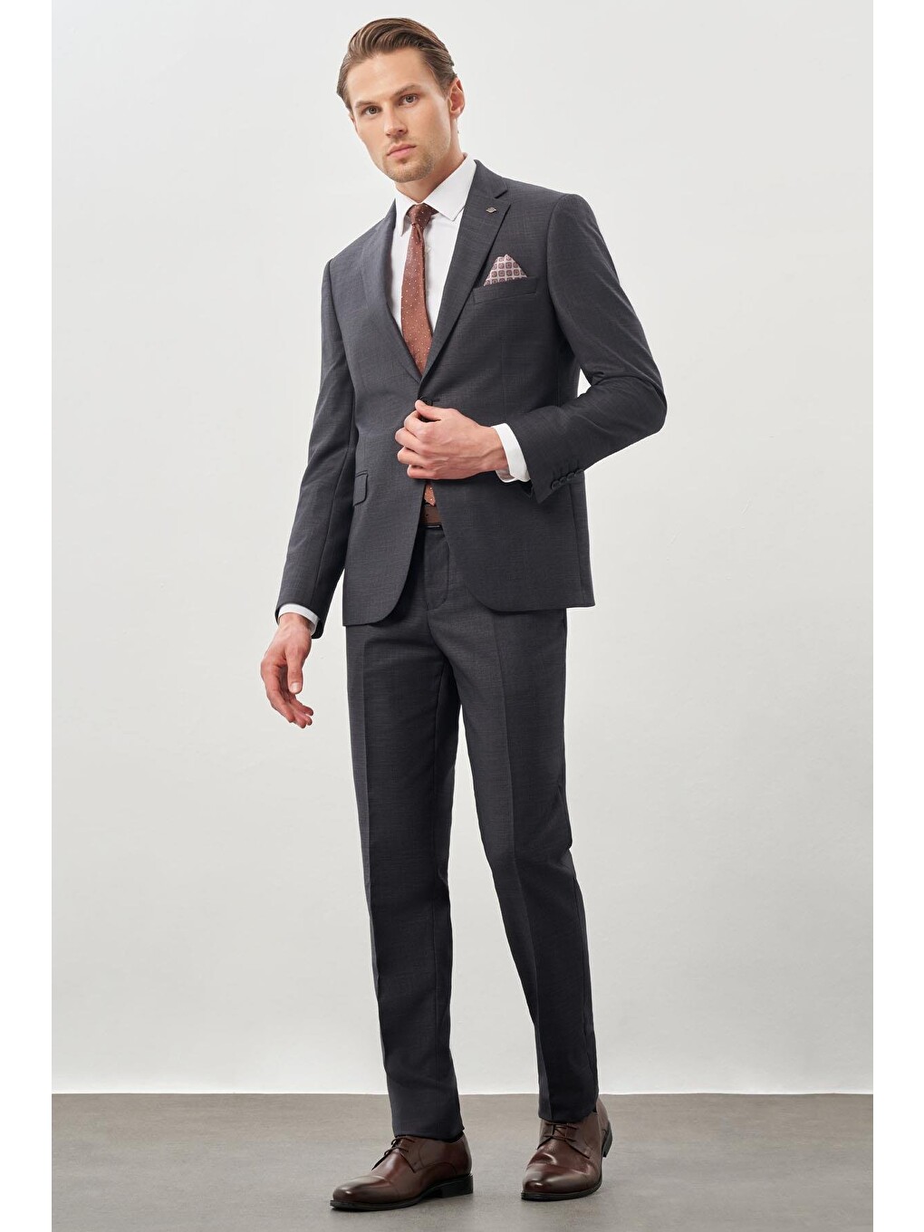 Koyu Antrasit Mono Yaka 6 Drop Comfort Fit Classic Takım Elbise 1001245162