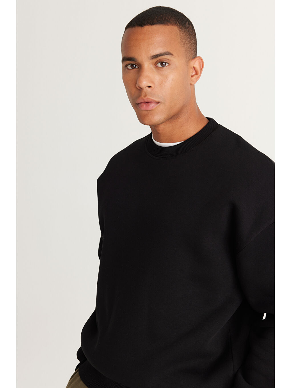 Erkek Siyah Oversize Fit Bol Kesim Pamuklu İçi Polarlı Bisiklet Yaka Sweatshirt-6