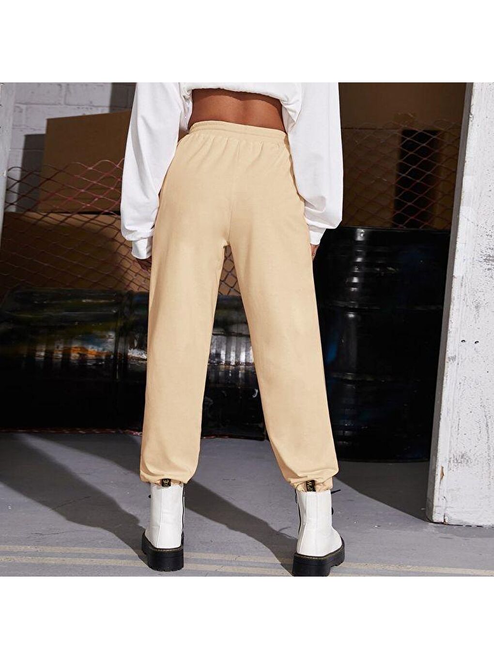 Bej Kadın Kendinden Kıvırma Bol İnce Eşofman SPR24EA89-1