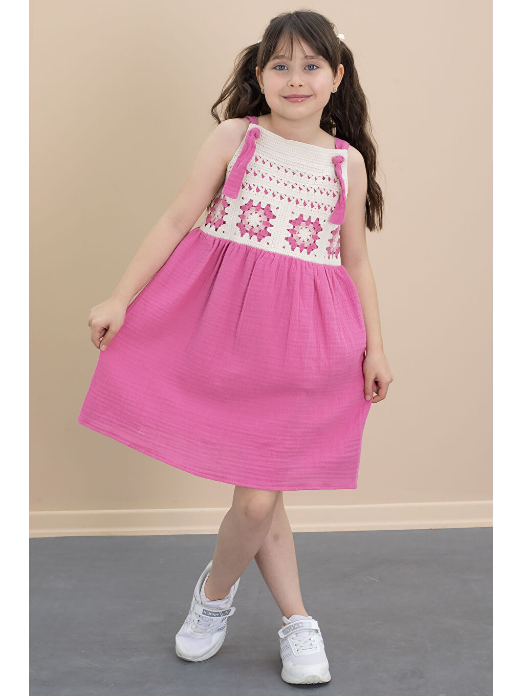 Fuşya Dantel Detaylı Askılı Kız Çocuk Müslin Elbise 21023-3