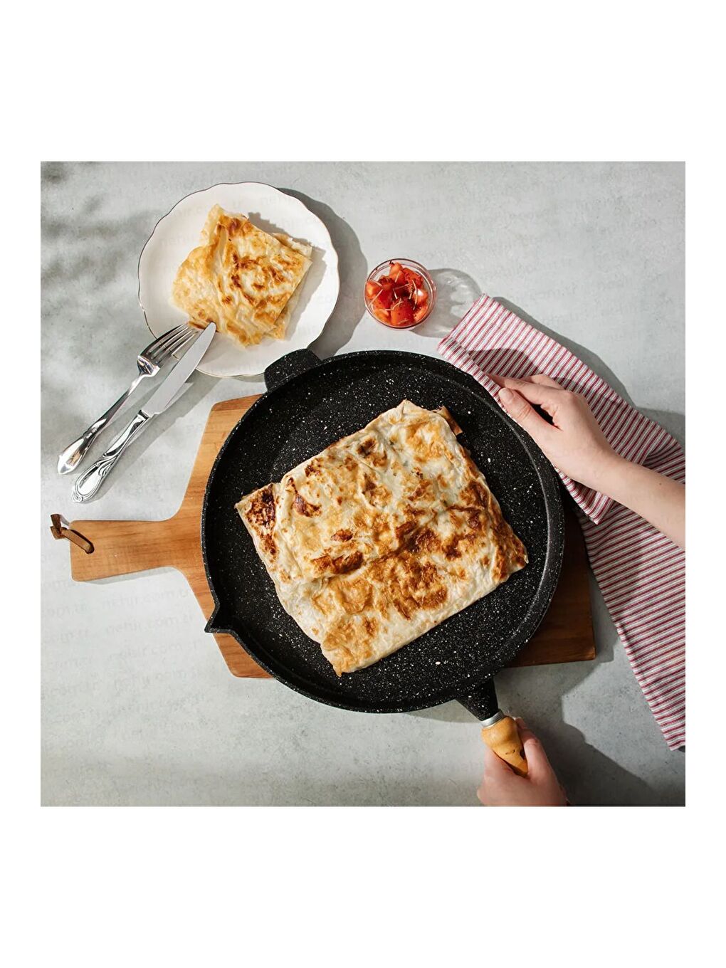 Siyah Alüminyum Döküm Gözleme Tavası 36 Cm-1