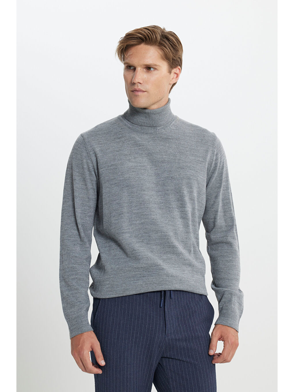 Erkek Gri Melanj Standart Fit Tüylenme Yapmayan Tam Balıkçı Yaka Triko Kazak