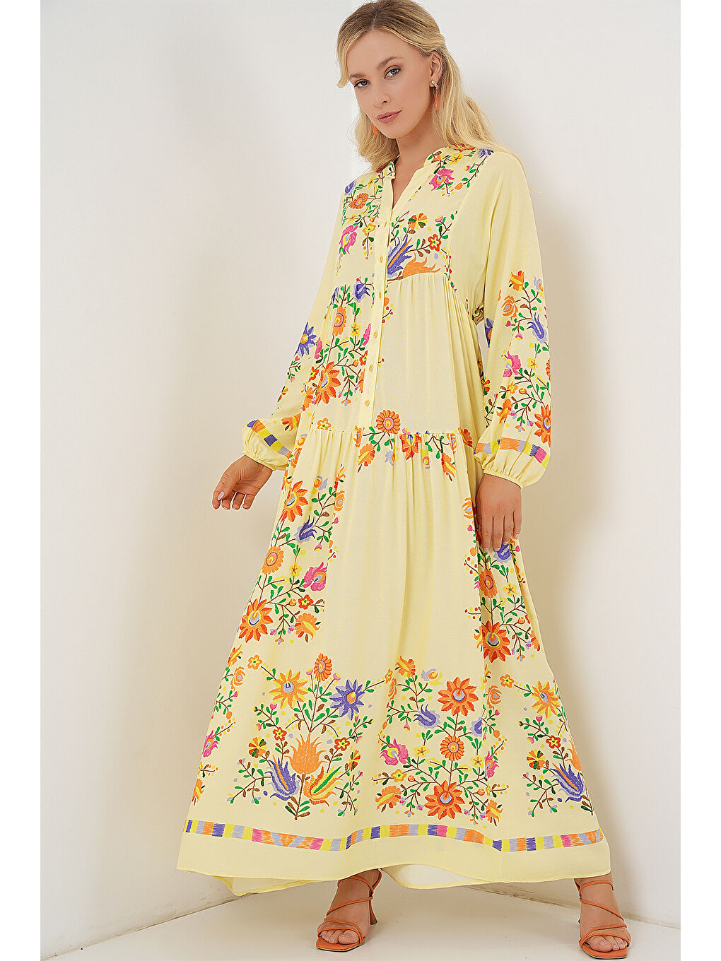 2423 Otantik Desenli Tesettür Elbise - A.Sarı