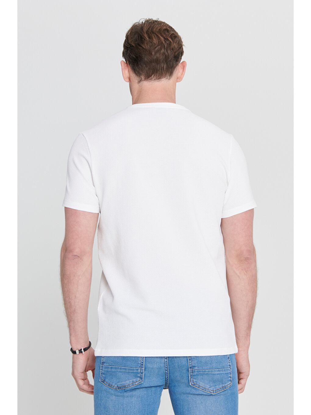 Erkek Beyaz Slim Fit Dar Kesim Bisiklet Yaka Kısa Kollu Yumuşak Tuşeli Basic Tişört-4