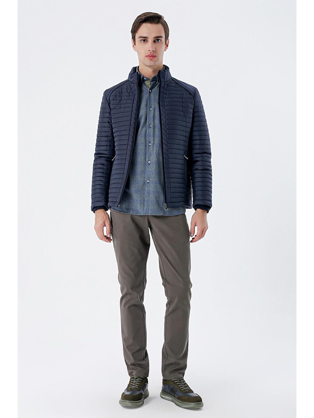 Koyu Lacivert Kapitone Dolumlu Dik Yaka Astarlı Slim Fit Dar Kesim Casual Şişme Mont 1007235264-4