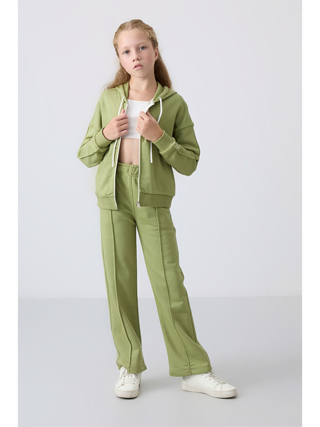 Yağ Yeşil Pamuklu İçi Tüylü Yumuşak Dokulu Standart Fit Nakışlı Kız Çocuk Eşofman Takım - 75161-9