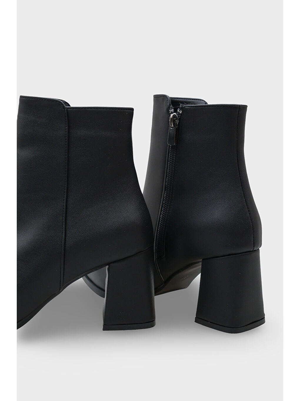 Siyah Fannie Kadın Bot-3