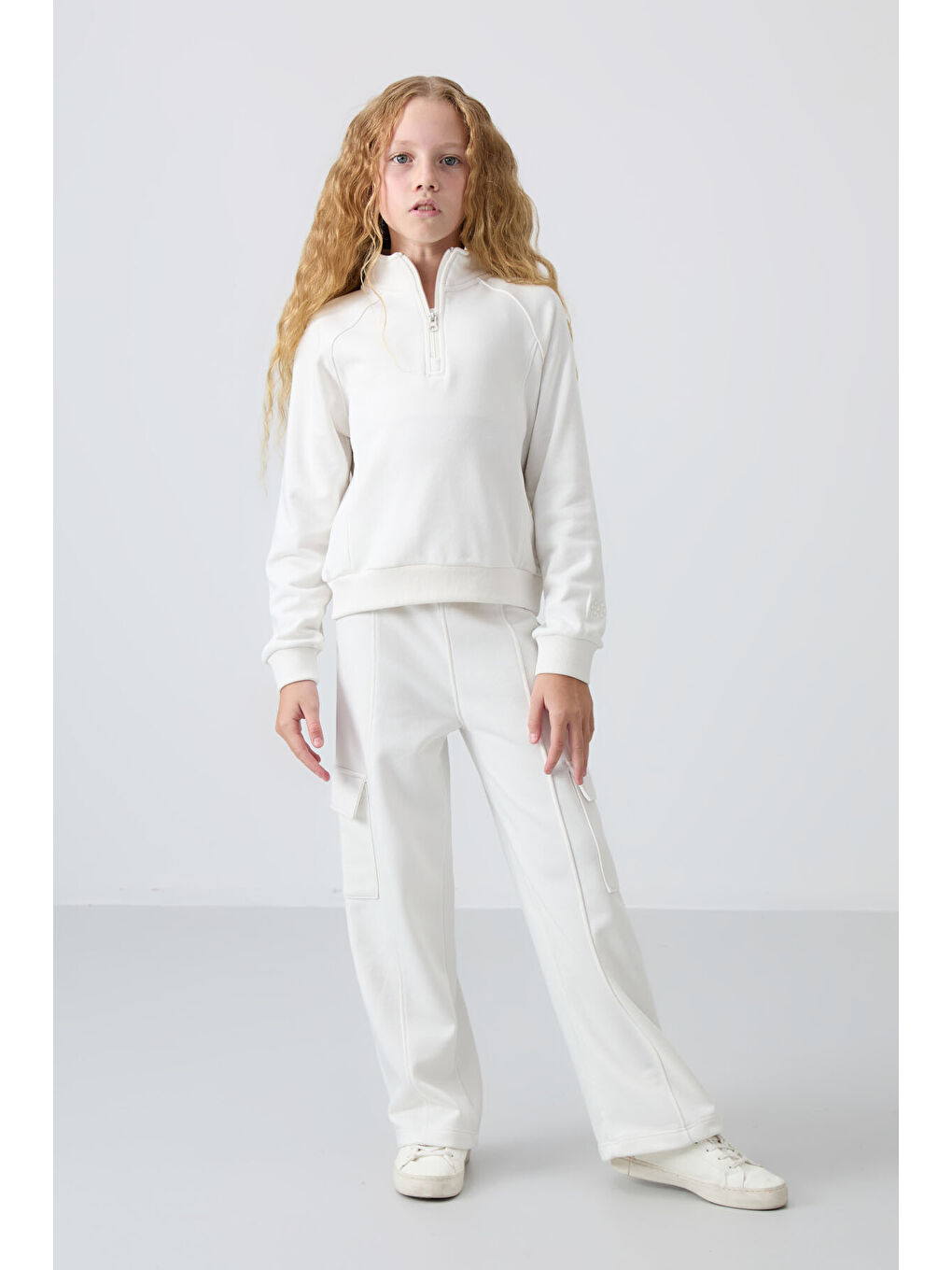 Ekru Pamuklu İçi Tüylü Yumuşak Dokulu Standart Fit Nakışlı Kız Çocuk Eşofman Takım - 75159-1