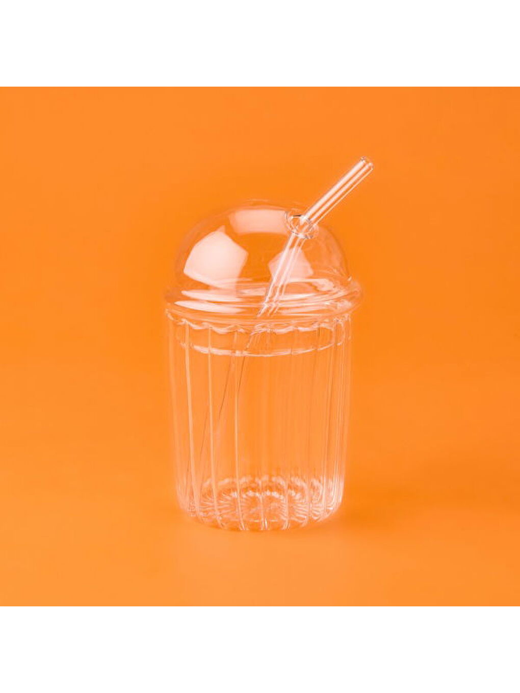 Renksiz Elbis Büyük Boy Kapaklı Pipetli Bardak - Şeffaf - 490 ml