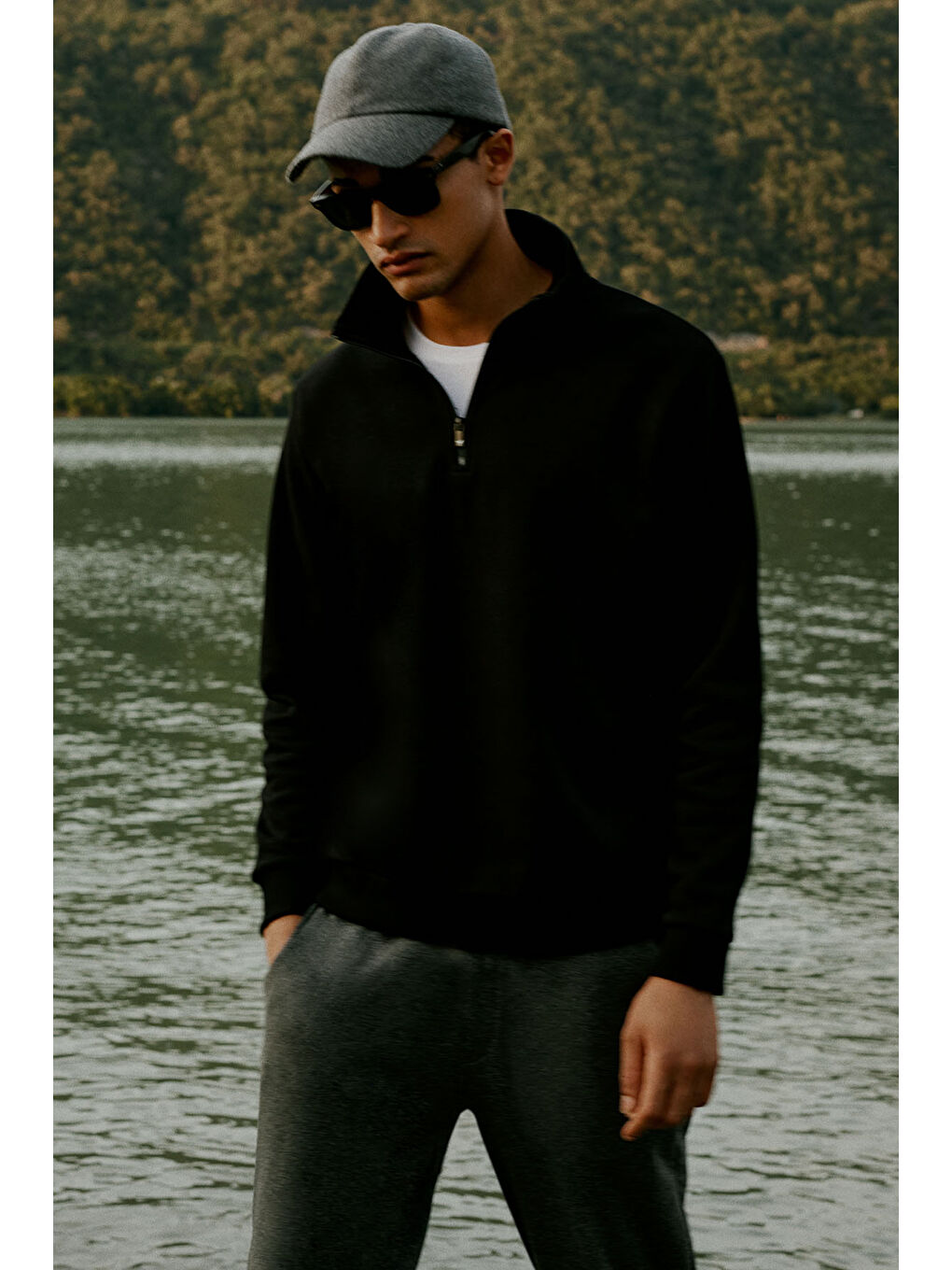 Erkek Siyah Standart Fit Normal Kesim İçi Polarlı Bato Yaka Pamuklu Sweatshirt-6