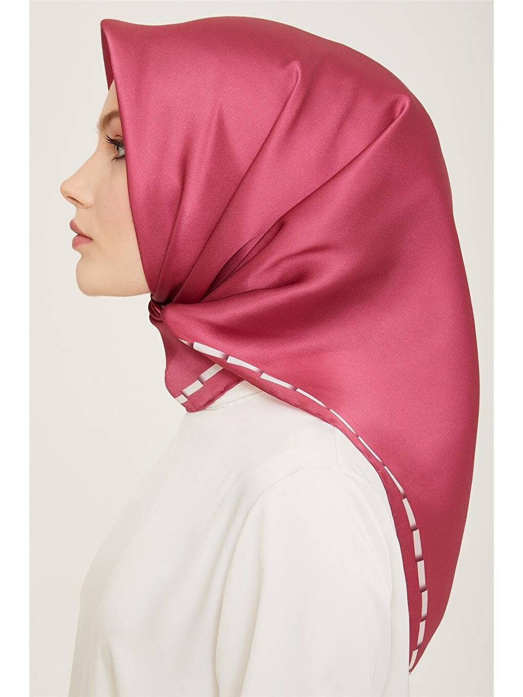 Pembe Klasik Desenli Twill İpek Eşarp 24Ya9165 31 51-2