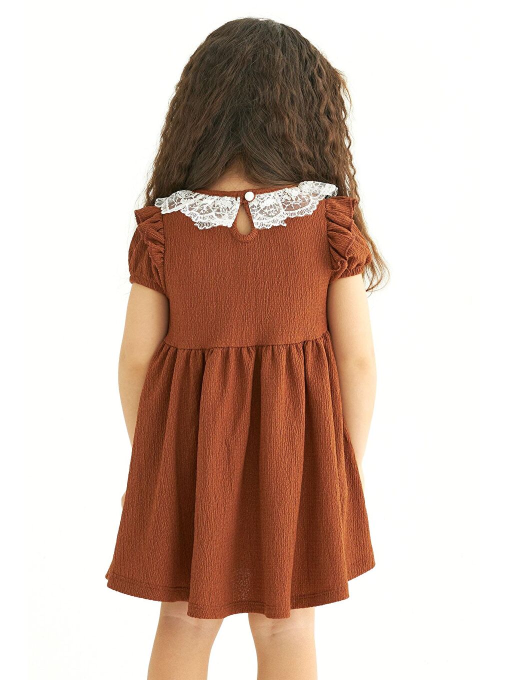 Kahverengi Kare Yaka Fırfır Kol Bısıklet Yaka Kurdale Detaylı Yakası Dantelli Tarcin Renk Kız Çocuk Elbıse-1
