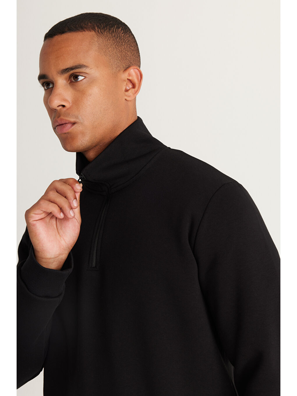 Erkek Siyah Standart Fit Normal Kesim İçi Polarlı Bato Yaka Pamuklu Sweatshirt-3