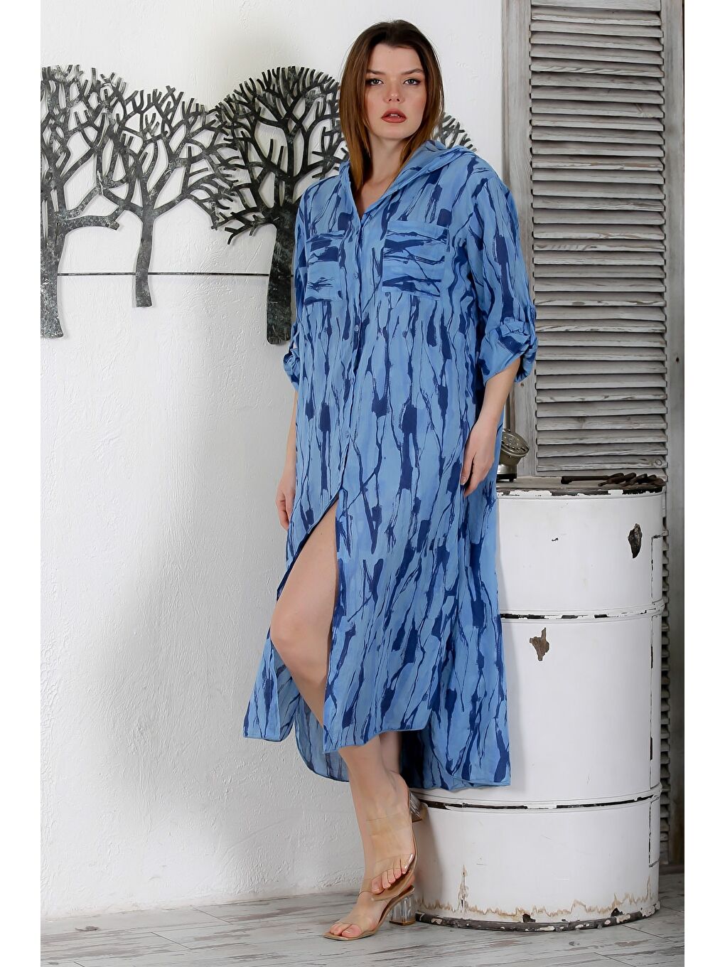 İtalyan Deniz Mavisi Düğmeli Uzun Kollu Desenli Çift Cepli Kapüşonlu Dokuma Yazlık Elbise 130 65