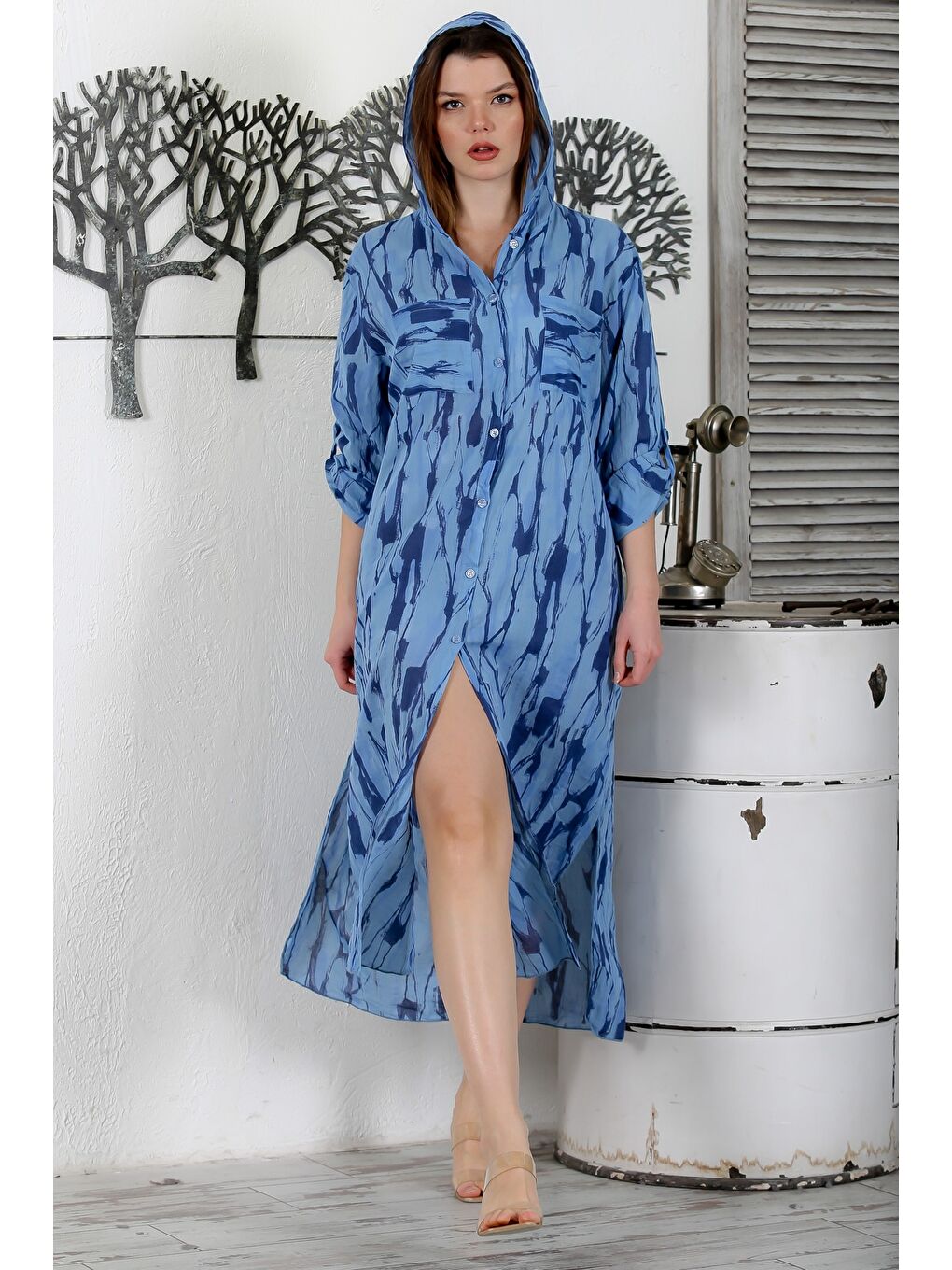 İtalyan Deniz Mavisi Düğmeli Uzun Kollu Desenli Çift Cepli Kapüşonlu Dokuma Yazlık Elbise 130 65-1